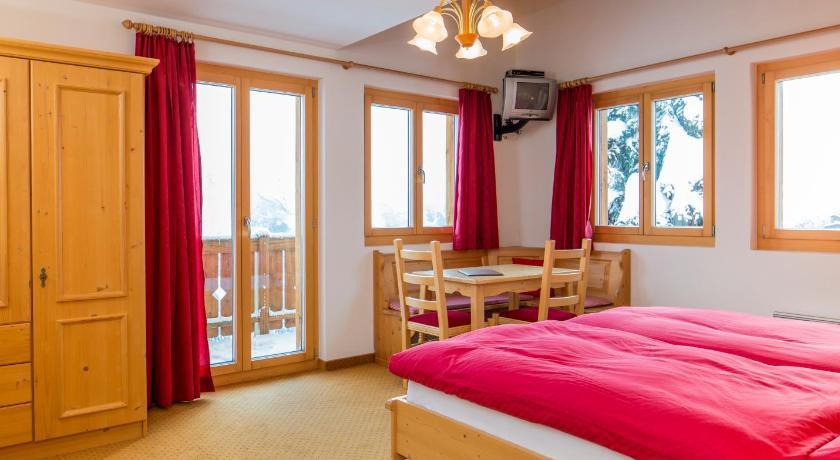 Familienhotel Garni Sporting Bettmeralp Habitación foto